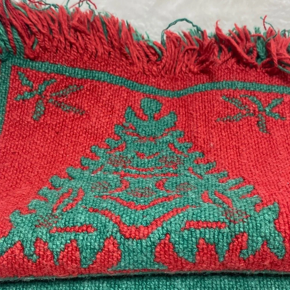 Set of 6 Red Green Tapestry Christmas Placemats Fringed Edges Reversible